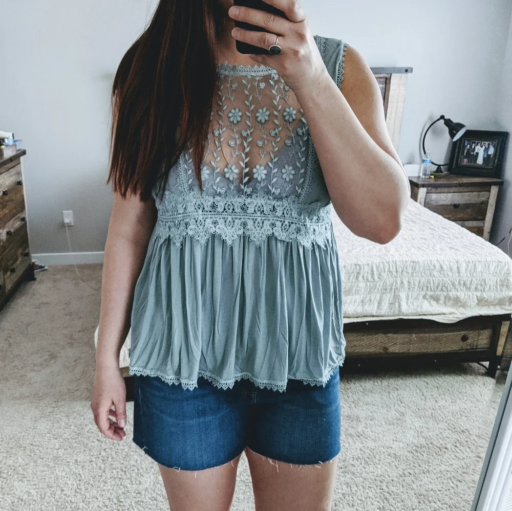 🆕🌿POL BOHO FLORAL MESH TOP🌿 - Picture 5 of 8